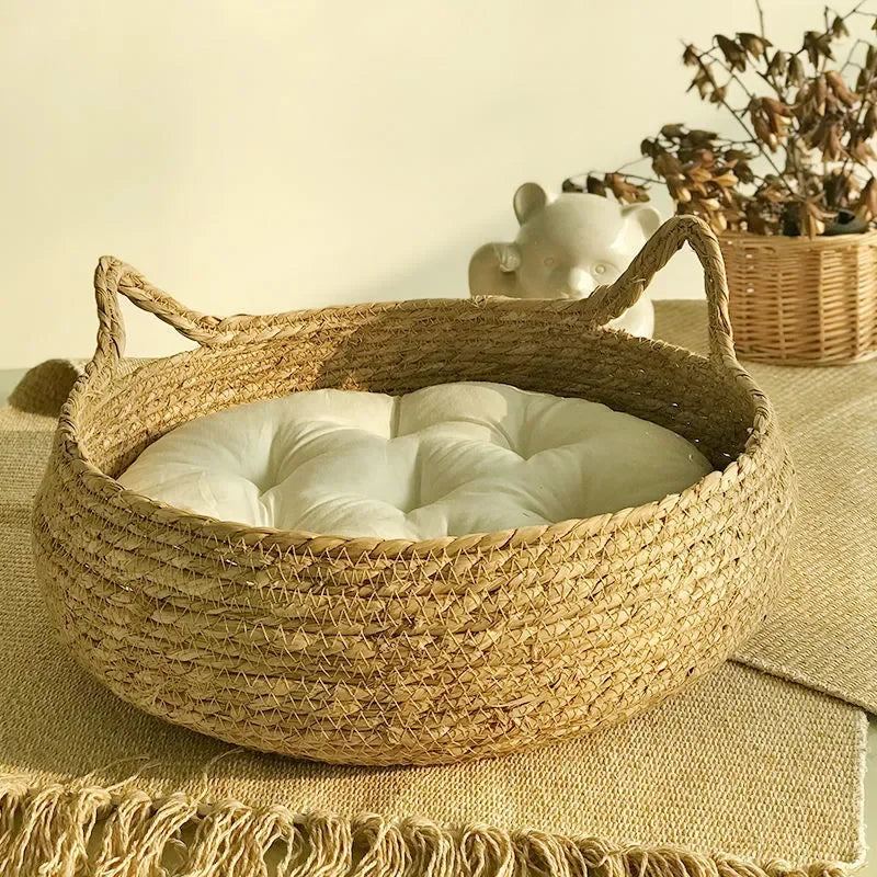 The LillyGreen Woven Retreat™ – Chic Natural Bed for Cozy Pets in Urban Spaces