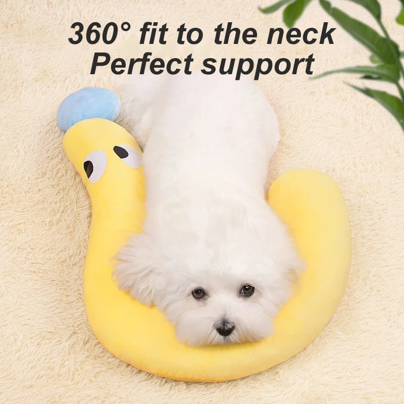 The LillyGreen SnuggleLoop™ Pillow - Cozy curves. Endless comfort.