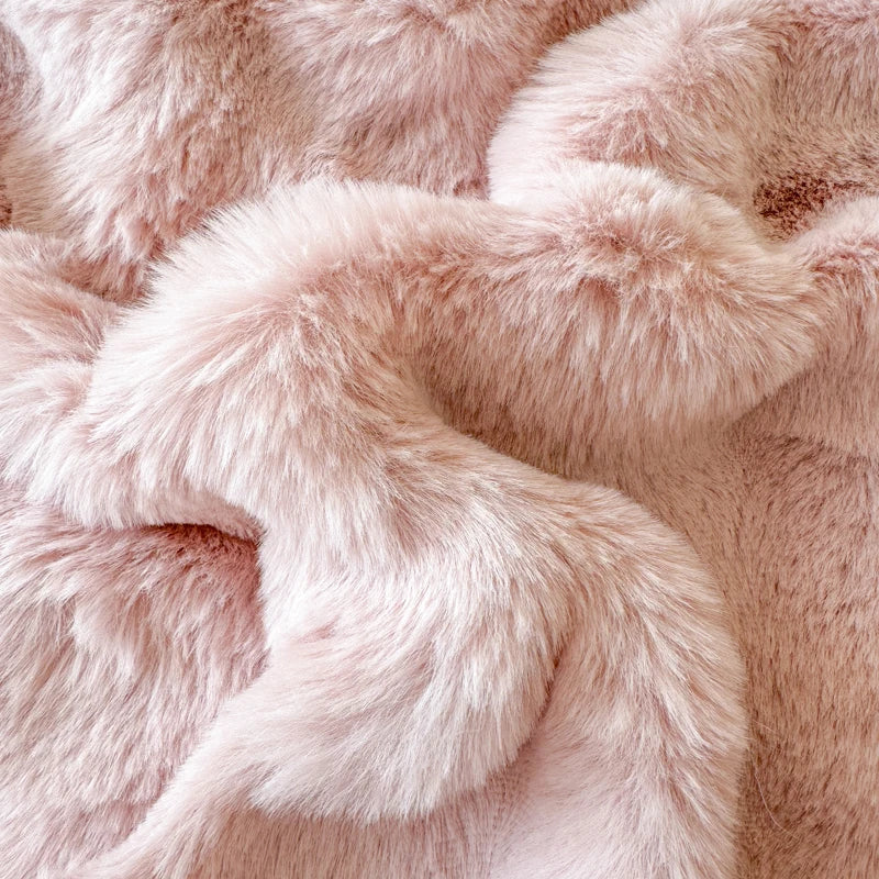 The LillyGreen LuxWave™ Pet Blanket - Ultra-Soft throw designed to elevate cozy moments